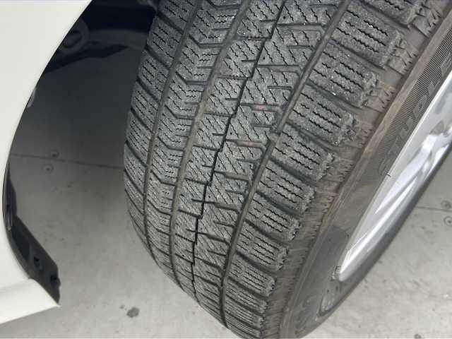 トヨタ プリウス ＰＨＶ S GRスポーツ 宮城県 2019(平31)年 7.5万km ホワイトパールクリスタルシャイン Toyota Safety Sense /・プリクラッシュセーフティ/・レーンディパーチャーアラート/・オートマチックハイビーム/・レーダークルーズコントロール/純正9インチナビ/・BT.CD.DVD.SD.USB.HDMI/・フルセグTV/バックカメラ/ハーフレザーシート/・前席シートヒーター/ビルトインETC2.0/ドライブレコーダー（FR）/LEDヘッドライト/LEDフォグライト/プッシュスタート/スマートキー×2/ステアリングスイッチ/純正フロアマット/純正15インチAW/ガナドール製マフラー/トノカバー/ウーハー/ツイーター