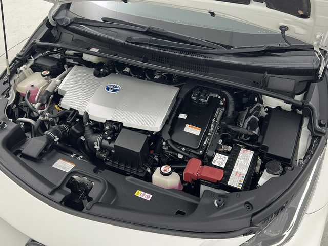 トヨタ プリウス ＰＨＶ S GRスポーツ 宮城県 2019(平31)年 7.5万km ホワイトパールクリスタルシャイン Toyota Safety Sense /・プリクラッシュセーフティ/・レーンディパーチャーアラート/・オートマチックハイビーム/・レーダークルーズコントロール/純正9インチナビ/・BT.CD.DVD.SD.USB.HDMI/・フルセグTV/バックカメラ/ハーフレザーシート/・前席シートヒーター/ビルトインETC2.0/ドライブレコーダー（FR）/LEDヘッドライト/LEDフォグライト/プッシュスタート/スマートキー×2/ステアリングスイッチ/純正フロアマット/純正15インチAW/ガナドール製マフラー/トノカバー/ウーハー/ツイーター