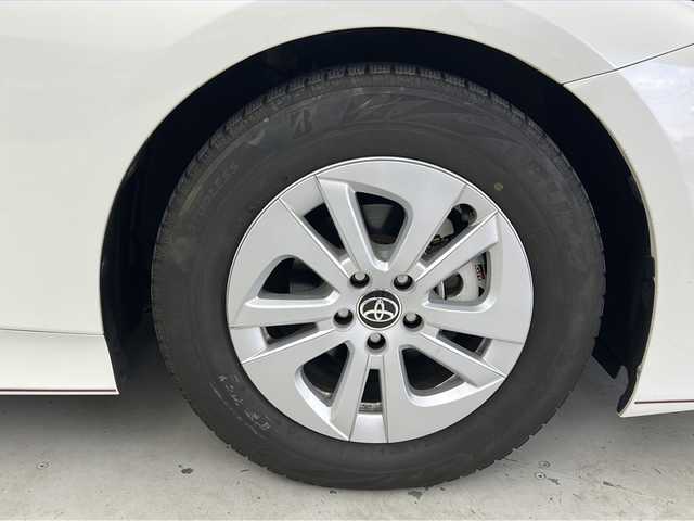 トヨタ プリウス ＰＨＶ S GRスポーツ 宮城県 2019(平31)年 7.5万km ホワイトパールクリスタルシャイン Toyota Safety Sense /・プリクラッシュセーフティ/・レーンディパーチャーアラート/・オートマチックハイビーム/・レーダークルーズコントロール/純正9インチナビ/・BT.CD.DVD.SD.USB.HDMI/・フルセグTV/バックカメラ/ハーフレザーシート/・前席シートヒーター/ビルトインETC2.0/ドライブレコーダー（FR）/LEDヘッドライト/LEDフォグライト/プッシュスタート/スマートキー×2/ステアリングスイッチ/純正フロアマット/純正15インチAW/ガナドール製マフラー/トノカバー/ウーハー/ツイーター