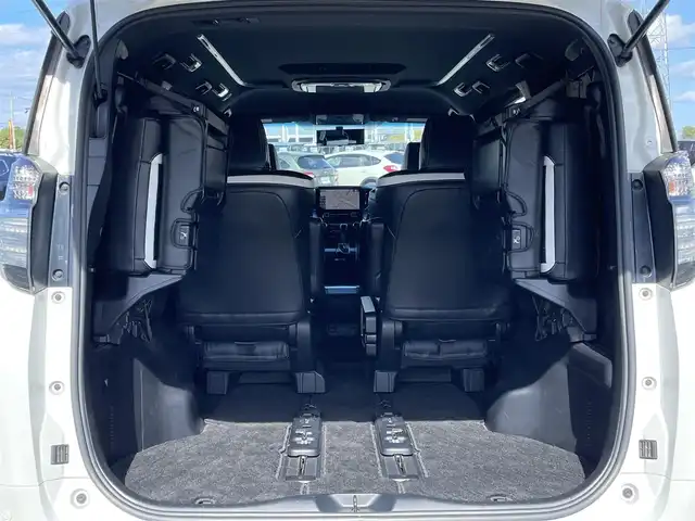 トヨタ ヴェルファイア 2.5Z Aエディデョン ゴールデンアイズ 道央・札幌 2017(平29)年 11.1万km ホワイトパールクリスタルシャイン ４WD/ワンオーナー/寒冷地仕様/社外メモリーナビ/CD/DVD/BT/フルセグ/社外フリップダウンモニター/横滑り防止装置/クルーズコントロール/クリアランスソナー/バックカメラ/ビルトインETC/アイドリングストップ/ECOMODE/ワイパーデアイサー/両側パワースライドドア/パワーバックドア/N席/２列目オットマン/レザー調シートカバー/革巻きウッドコンビステアリング/ステアリングリモコン/AC100V/電動パーキング/ブレーキホールド/レーダー探知機/MTモード付AT/プッシュスタート/スマートキー/LEDヘッドライト/オートライト/フォグランプ/電動格納ミラー/ウィンカーミラー/純正フロアマット/ドアバイザー/スペアキー/純正エンジンスターター