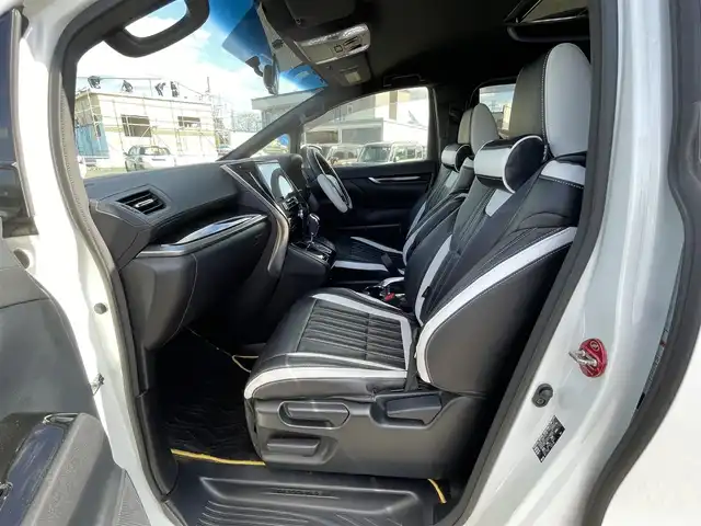 トヨタ ヴェルファイア 2.5Z Aエディデョン ゴールデンアイズ 道央・札幌 2017(平29)年 11.1万km ホワイトパールクリスタルシャイン ４WD/ワンオーナー/寒冷地仕様/社外メモリーナビ/CD/DVD/BT/フルセグ/社外フリップダウンモニター/横滑り防止装置/クルーズコントロール/クリアランスソナー/バックカメラ/ビルトインETC/アイドリングストップ/ECOMODE/ワイパーデアイサー/両側パワースライドドア/パワーバックドア/N席/２列目オットマン/レザー調シートカバー/革巻きウッドコンビステアリング/ステアリングリモコン/AC100V/電動パーキング/ブレーキホールド/レーダー探知機/MTモード付AT/プッシュスタート/スマートキー/LEDヘッドライト/オートライト/フォグランプ/電動格納ミラー/ウィンカーミラー/純正フロアマット/ドアバイザー/スペアキー/純正エンジンスターター