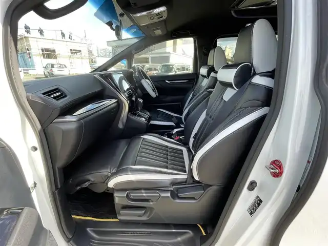 トヨタ ヴェルファイア 2.5Z Aエディデョン ゴールデンアイズ 道央・札幌 2017(平29)年 11.1万km ホワイトパールクリスタルシャイン ４WD/ワンオーナー/寒冷地仕様/社外メモリーナビ/CD/DVD/BT/フルセグ/社外フリップダウンモニター/横滑り防止装置/クルーズコントロール/クリアランスソナー/バックカメラ/ビルトインETC/アイドリングストップ/ECOMODE/ワイパーデアイサー/両側パワースライドドア/パワーバックドア/N席/２列目オットマン/レザー調シートカバー/革巻きウッドコンビステアリング/ステアリングリモコン/AC100V/電動パーキング/ブレーキホールド/レーダー探知機/MTモード付AT/プッシュスタート/スマートキー/LEDヘッドライト/オートライト/フォグランプ/電動格納ミラー/ウィンカーミラー/純正フロアマット/ドアバイザー/スペアキー/純正エンジンスターター