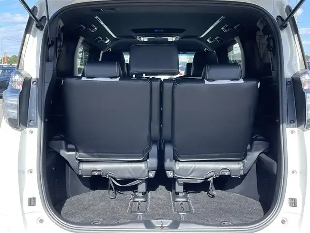 トヨタ ヴェルファイア 2.5Z Aエディデョン ゴールデンアイズ 道央・札幌 2017(平29)年 11.1万km ホワイトパールクリスタルシャイン ４WD/ワンオーナー/寒冷地仕様/社外メモリーナビ/CD/DVD/BT/フルセグ/社外フリップダウンモニター/横滑り防止装置/クルーズコントロール/クリアランスソナー/バックカメラ/ビルトインETC/アイドリングストップ/ECOMODE/ワイパーデアイサー/両側パワースライドドア/パワーバックドア/N席/２列目オットマン/レザー調シートカバー/革巻きウッドコンビステアリング/ステアリングリモコン/AC100V/電動パーキング/ブレーキホールド/レーダー探知機/MTモード付AT/プッシュスタート/スマートキー/LEDヘッドライト/オートライト/フォグランプ/電動格納ミラー/ウィンカーミラー/純正フロアマット/ドアバイザー/スペアキー/純正エンジンスターター