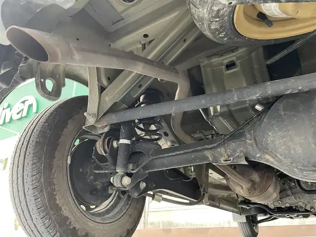 スズキ エブリイ PC 滋賀県 2022(令4)年 3.2万km クールカーキPM 4WD/両側スライドドア/ドライブレコーダー/ETC/ABS（アンチロックブレーキシステム）/横滑り防止装置/盗難防止アラーム/電動格納ミラー/オートライト/ハロゲンヘッドライト/マニュアルエアコン/USB端子/純正フロアマット/純正ドアバイザー