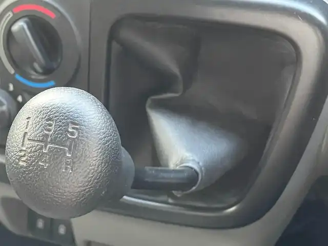 スズキ エブリイ PC 滋賀県 2022(令4)年 3.2万km クールカーキPM 4WD/両側スライドドア/ドライブレコーダー/ETC/ABS（アンチロックブレーキシステム）/横滑り防止装置/盗難防止アラーム/電動格納ミラー/オートライト/ハロゲンヘッドライト/マニュアルエアコン/USB端子/純正フロアマット/純正ドアバイザー