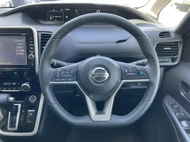 日産 セレナ ハイウェイスター 岩手県 2016(平28)年 9万km ブリリアントホワイトパール 純正SDナビ/（フルセグTV/CD/DVD/Bluetooth）/アラウンドビューモニター/プロパイロット/ハンズフリースライドドア/フリップダウンモニター/ステアリングリモコン/衝突軽減ブレーキ/レーンキープアシスト/LEDヘッドライト/フォグライト/両側パワースライドドア