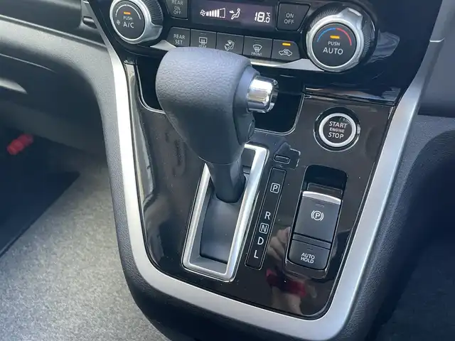 日産 セレナ ハイウェイスター 岩手県 2016(平28)年 9万km ブリリアントホワイトパール 純正SDナビ/（フルセグTV/CD/DVD/Bluetooth）/アラウンドビューモニター/プロパイロット/ハンズフリースライドドア/フリップダウンモニター/ステアリングリモコン/衝突軽減ブレーキ/レーンキープアシスト/LEDヘッドライト/フォグライト/両側パワースライドドア