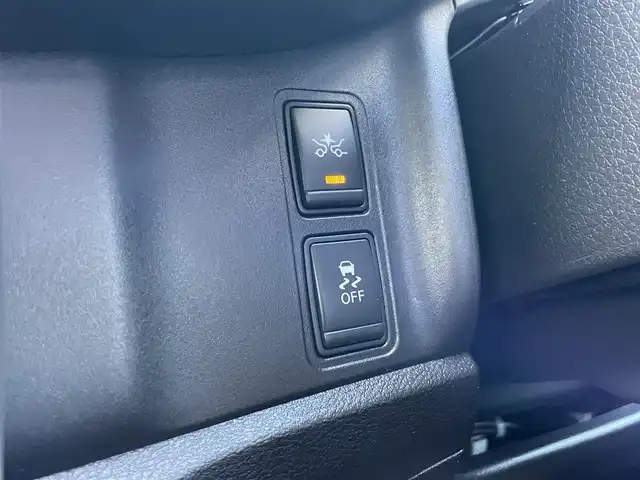 日産 セレナ ハイウェイスター 岩手県 2016(平28)年 9万km ブリリアントホワイトパール 純正SDナビ/（フルセグTV/CD/DVD/Bluetooth）/アラウンドビューモニター/プロパイロット/ハンズフリースライドドア/フリップダウンモニター/ステアリングリモコン/衝突軽減ブレーキ/レーンキープアシスト/LEDヘッドライト/フォグライト/両側パワースライドドア