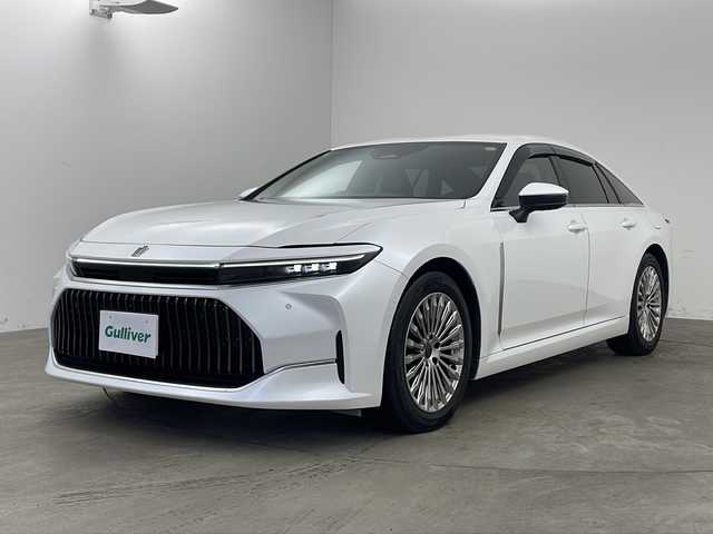 トヨタ クラウン Z 兵庫県 2024(令6)年 2.5万km プレシャスホワイトパール ・ワンオーナー車/・トヨタセーフティーセンス/・プリクラッシュセーフティ/・緊急時操舵支援＋フロントクロストラフィックアラート＋レーンチェンジアシスト/・レーントレーシングアシスト＋レーンディバチャーアラート/・レーダークルーズコントロール/・アダプティブハイビームシステム/・ロードサインアシスト/・ドライバー異常時対応システム/・プロアクティブドライビングアシスト/・発進遅れ告知機能/・BSM/・安心降車アシスト/・後方車両接近告知/・パーキングサポートブレーキ（前後方静止物）/・パーキングサポートブレーキ（後方接近車両）/・純正12.3インチナビ＆フルセグ＆BT＆USB/・パノラマミックビューモニター/・黒革シート/・前席パワーシート/・デジタルインナーミラー/・ワイパーデアイサー/・置くだけ充電/・ヘッドアップディスプレイ/・LEDヘッドライト/・ハンズフリーパワートランクリッド/・寒冷地仕様車/・前後ドライブレコーダー/・AC100V1500W電源/・全席シートヒーター/・全席シートベンチレーション/・後左右リフレッシュシート/・ビルトインETC2.0/・純正19インチアルミホイール/・スマートキー