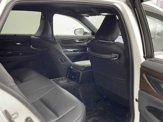 トヨタ クラウン Z 兵庫県 2024(令6)年 2.5万km プレシャスホワイトパール ・ワンオーナー車/・トヨタセーフティーセンス/・プリクラッシュセーフティ/・緊急時操舵支援＋フロントクロストラフィックアラート＋レーンチェンジアシスト/・レーントレーシングアシスト＋レーンディバチャーアラート/・レーダークルーズコントロール/・アダプティブハイビームシステム/・ロードサインアシスト/・ドライバー異常時対応システム/・プロアクティブドライビングアシスト/・発進遅れ告知機能/・BSM/・安心降車アシスト/・後方車両接近告知/・パーキングサポートブレーキ（前後方静止物）/・パーキングサポートブレーキ（後方接近車両）/・純正12.3インチナビ＆フルセグ＆BT＆USB/・パノラマミックビューモニター/・黒革シート/・前席パワーシート/・デジタルインナーミラー/・ワイパーデアイサー/・置くだけ充電/・ヘッドアップディスプレイ/・LEDヘッドライト/・ハンズフリーパワートランクリッド/・寒冷地仕様車/・前後ドライブレコーダー/・AC100V1500W電源/・全席シートヒーター/・全席シートベンチレーション/・後左右リフレッシュシート/・ビルトインETC2.0/・純正19インチアルミホイール/・スマートキー