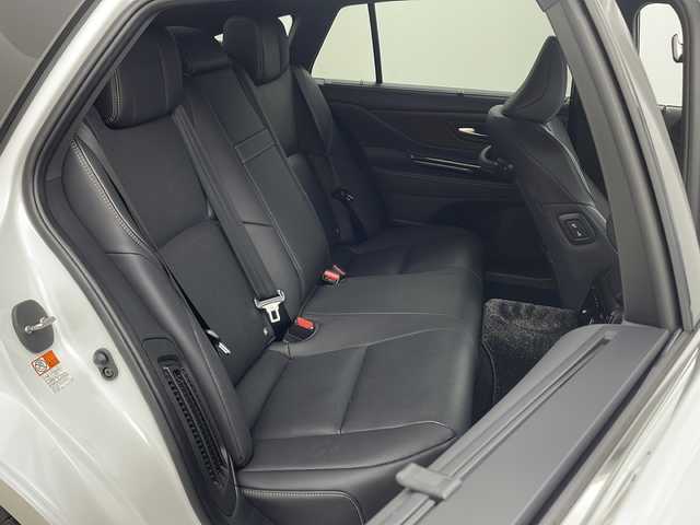 トヨタ クラウン Z 兵庫県 2024(令6)年 2.5万km プレシャスホワイトパール ・ワンオーナー車/・トヨタセーフティーセンス/・プリクラッシュセーフティ/・緊急時操舵支援＋フロントクロストラフィックアラート＋レーンチェンジアシスト/・レーントレーシングアシスト＋レーンディバチャーアラート/・レーダークルーズコントロール/・アダプティブハイビームシステム/・ロードサインアシスト/・ドライバー異常時対応システム/・プロアクティブドライビングアシスト/・発進遅れ告知機能/・BSM/・安心降車アシスト/・後方車両接近告知/・パーキングサポートブレーキ（前後方静止物）/・パーキングサポートブレーキ（後方接近車両）/・純正12.3インチナビ＆フルセグ＆BT＆USB/・パノラマミックビューモニター/・黒革シート/・前席パワーシート/・デジタルインナーミラー/・ワイパーデアイサー/・置くだけ充電/・ヘッドアップディスプレイ/・LEDヘッドライト/・ハンズフリーパワートランクリッド/・寒冷地仕様車/・前後ドライブレコーダー/・AC100V1500W電源/・全席シートヒーター/・全席シートベンチレーション/・後左右リフレッシュシート/・ビルトインETC2.0/・純正19インチアルミホイール/・スマートキー