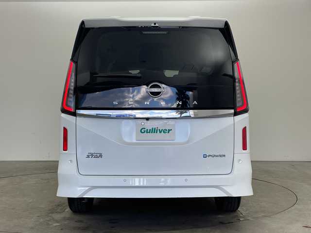 日産 セレナ e－パワー ハイウェイスター V 兵庫県 2025(令7)年 0.1千km プリズムホワイト ・登録済未使用車　距離６ｋｍ/・純正12.3インチナビ/TV/Bluetooth/USB/HDMI/・アラウンドビューモニター/・ビルトインETC2.0/・デジタルインナーミラー/・純正前後ドライブレコーダー/・プロパイロット（ナビリンク機能付）/・プロパイロット緊急停止支援システム/・SOSコール/・エマージェンシーブレーキ/・前方衝突予測警報/・衝突回避ステアリングアシスト/・車線逸脱防止支援システム/・車線逸脱警報/・後側方衝突防止支援システム/・後側方車両検知警報/・後退時車両検知警報/・ふらつき警報/・踏み間違い衝突防止アシスト/・標識検知機能/・アダプティブLEDヘッドライトシステム/・フォグランプ/・12.3インチアドバンスドドライブアシストディスプレイ/・ワイヤレス充電器/・レーダークルーズコントロール/・両側パワースライドドア/・純正16インチアルミホイール