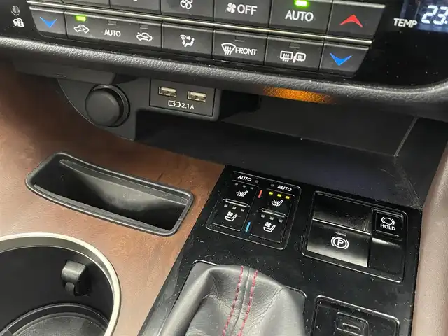 レクサス ＲＸ 300 バージョンL 岡山県 2019(令1)年 3万km バーニングブラッククリスタルシャインガラスフレーク ワンオーナー/純正ナビ/フルセグTV/ブラウンレザーシート/Bluetooth/パノラマサンルーフ/前後ドラレコ/シートヒーター（全席）/ベンチレーション