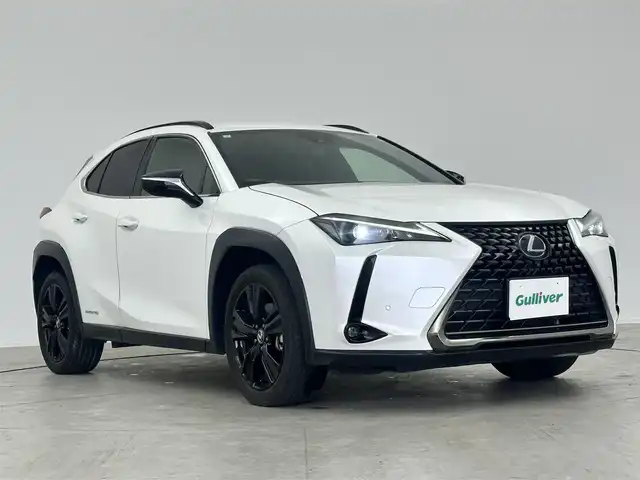 レクサス ＵＸ 250h アーバンエレガンス 愛知県 2021(令3)年 4万km ソニッククォーツ レクサスセーフティー/純正SDナビ/全方位カメラ/アダプティブクルーズコントロール/ブラインドスポットモニター/パワーシート/ヒートヒーター/ステアリングヒート/パワーバックドア/ETC2.0/革巻きステアリング/合皮シート/パドルシフト/Bluetooth/フルセグTV/電子パーキング/パドルシフト/クリアランスソナー/フォグランプ