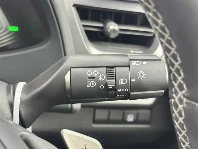 レクサス ＵＸ 250h アーバンエレガンス 愛知県 2021(令3)年 4万km ソニッククォーツ レクサスセーフティー/純正SDナビ/全方位カメラ/アダプティブクルーズコントロール/ブラインドスポットモニター/パワーシート/ヒートヒーター/ステアリングヒート/パワーバックドア/ETC2.0/革巻きステアリング/合皮シート/パドルシフト/Bluetooth/フルセグTV/電子パーキング/パドルシフト/クリアランスソナー/フォグランプ