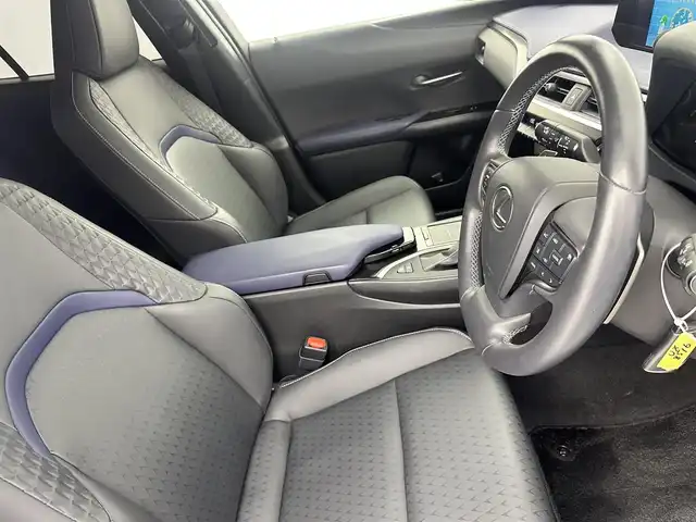 レクサス ＵＸ 250h アーバンエレガンス 愛知県 2021(令3)年 4万km ソニッククォーツ レクサスセーフティー/純正SDナビ/全方位カメラ/アダプティブクルーズコントロール/ブラインドスポットモニター/パワーシート/ヒートヒーター/ステアリングヒート/パワーバックドア/ETC2.0/革巻きステアリング/合皮シート/パドルシフト/Bluetooth/フルセグTV/電子パーキング/パドルシフト/クリアランスソナー/フォグランプ