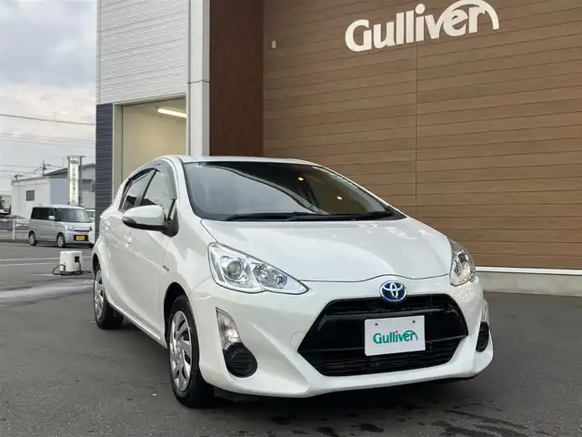 トヨタ アクア S 埼玉県 2015(平27)年 4.6万km ライムホワイトパールクリスタルシャイン 登録時45721km/ワンオーナー/純正メモリーナビ【NSCN-W59C】/　・ワンセグテレビ/　・バックカメラ/　・AUX端子/　・CD再生/アイドリングストップ/プッシュスタート/スマートキー×2/ドアバイザー/ETC/新車時保証書/トヨタ整備記録簿（H28.H29.H30.R1.R2.R3.R4.R5.R6.R7）
