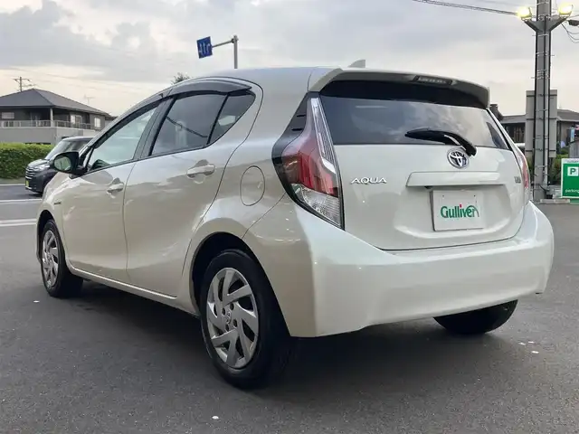 トヨタ アクア S 埼玉県 2015(平27)年 4.6万km ライムホワイトパールクリスタルシャイン 登録時45721km/ワンオーナー/純正メモリーナビ【NSCN-W59C】/　・ワンセグテレビ/　・バックカメラ/　・AUX端子/　・CD再生/アイドリングストップ/プッシュスタート/スマートキー×2/ドアバイザー/ETC/新車時保証書/トヨタ整備記録簿（H28.H29.H30.R1.R2.R3.R4.R5.R6.R7）