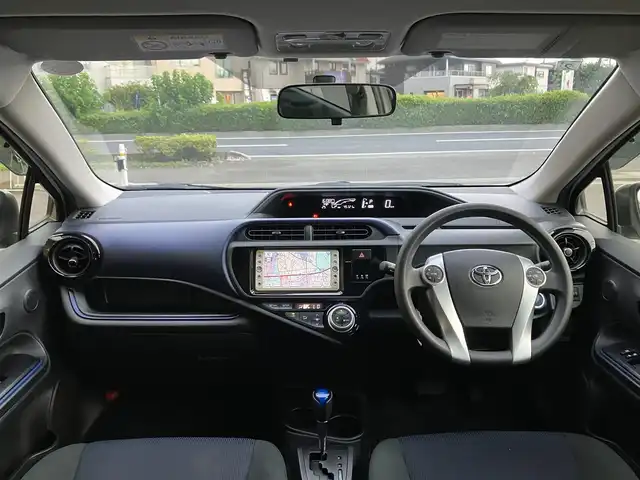 トヨタ アクア S 埼玉県 2015(平27)年 4.6万km ライムホワイトパールクリスタルシャイン 登録時45721km/ワンオーナー/純正メモリーナビ【NSCN-W59C】/　・ワンセグテレビ/　・バックカメラ/　・AUX端子/　・CD再生/アイドリングストップ/プッシュスタート/スマートキー×2/ドアバイザー/ETC/新車時保証書/トヨタ整備記録簿（H28.H29.H30.R1.R2.R3.R4.R5.R6.R7）