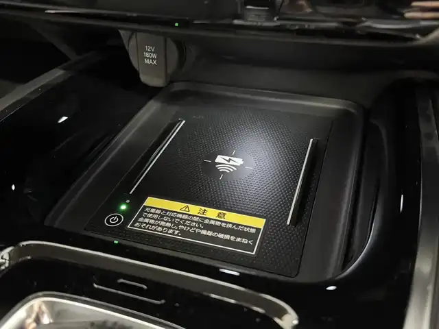 ホンダ ヴェゼル ハイブリッド e:HEV Z 三重県 2025(令7)年 0.1千km プラチナホワイトパール ハイブリッド/FF/MTモード付フロアCVT/純正 9インチナビ/（FM/AM/USB/Bluetooth/CarPlay/AndroidAuto/TV）/バックカメラ/ビルトイン ETC2.0/Honda SENSING/・衝突軽減ブレーキ（CMBS）/・先行車発進お知らせ機能/・路外逸脱抑制機能/・標識認識機能/・渋滞追従機能付アダプティブクルーズコントロール（ACC）/・車線維持支援システム（LKAS）/・トラフィックジャムアシスト（渋滞運転支援機能）/・ブラインドスポットインフォメーション/・誤発進抑制機能/・後方誤発進抑制機能/・近距離衝突軽減ブレーキ/・パーキングセンサーシステム/・【OP】後退出庫サポート/・アダプティブドライビングビーム/装備/・ハンズフリーアクセスパワーテールゲート（電動バックドア）/・ハーフレザーシート/・シートヒーター（D/N）/・ステアリングヒーター/・オートライトシステム/・LEDヘッドライト/・LEDフロントフォグランプ/・ヒルディセントコントロール/・左右独立オートエアコン/・自動防眩ルームミラー/・【OP】ワイヤレス充電器/・プッシュスタート/・純正18inAW/・保/取/・スマートキーx2