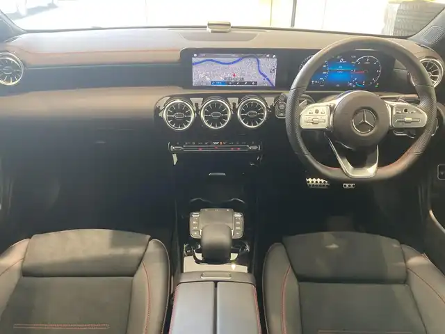 メルセデス・ベンツ Ｍ・ベンツ ＣＬＡ２００ｄ AMGライン 熊本県 2023(令5)年 1.2万km デジタルホワイト ・ワンオーナー/・スマートキー/・プッシュスタート/・アクティブステアリングアシスト/・道路標識アシスト/・アクティブレーンキーピングアシスト/・アクティブブレーキアシスト/・アテンションアシスト/・インテリジェントライトシステム/・クルーズコントロール(追従式)/・ハーフレザーシート/・前席パワーシート/・前席シートヒーター /・純正メモリナビ/　【Bluetooth・USB・AppleCarPlay・AndroidAuto】/・フルセグTV/・バックカメラ/・ETC2.0/・ドライブレコーダー(全方位録画)/・LEDヘッドランプ/・純正マット/・保証書/取説