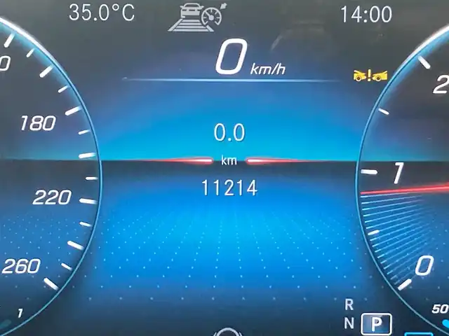 メルセデス・ベンツ Ｍ・ベンツ ＣＬＡ２００ｄ AMGライン 熊本県 2023(令5)年 1.2万km デジタルホワイト ・ワンオーナー/・スマートキー/・プッシュスタート/・アクティブステアリングアシスト/・道路標識アシスト/・アクティブレーンキーピングアシスト/・アクティブブレーキアシスト/・アテンションアシスト/・インテリジェントライトシステム/・クルーズコントロール(追従式)/・ハーフレザーシート/・前席パワーシート/・前席シートヒーター /・純正メモリナビ/　【Bluetooth・USB・AppleCarPlay・AndroidAuto】/・フルセグTV/・バックカメラ/・ETC2.0/・ドライブレコーダー(全方位録画)/・LEDヘッドランプ/・純正マット/・保証書/取説