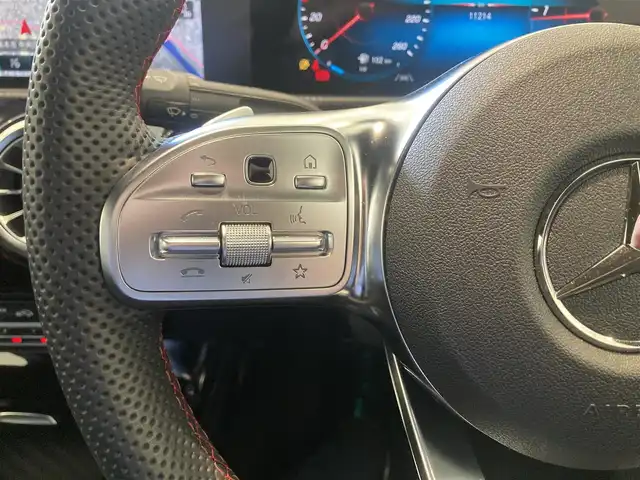 メルセデス・ベンツ Ｍ・ベンツ ＣＬＡ２００ｄ AMGライン 熊本県 2023(令5)年 1.2万km デジタルホワイト ・ワンオーナー/・スマートキー/・プッシュスタート/・アクティブステアリングアシスト/・道路標識アシスト/・アクティブレーンキーピングアシスト/・アクティブブレーキアシスト/・アテンションアシスト/・インテリジェントライトシステム/・クルーズコントロール(追従式)/・ハーフレザーシート/・前席パワーシート/・前席シートヒーター /・純正メモリナビ/　【Bluetooth・USB・AppleCarPlay・AndroidAuto】/・フルセグTV/・バックカメラ/・ETC2.0/・ドライブレコーダー(全方位録画)/・LEDヘッドランプ/・純正マット/・保証書/取説