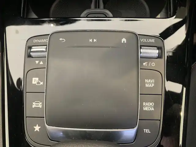 メルセデス・ベンツ Ｍ・ベンツ ＣＬＡ２００ｄ AMGライン 熊本県 2023(令5)年 1.2万km デジタルホワイト ・ワンオーナー/・スマートキー/・プッシュスタート/・アクティブステアリングアシスト/・道路標識アシスト/・アクティブレーンキーピングアシスト/・アクティブブレーキアシスト/・アテンションアシスト/・インテリジェントライトシステム/・クルーズコントロール(追従式)/・ハーフレザーシート/・前席パワーシート/・前席シートヒーター /・純正メモリナビ/　【Bluetooth・USB・AppleCarPlay・AndroidAuto】/・フルセグTV/・バックカメラ/・ETC2.0/・ドライブレコーダー(全方位録画)/・LEDヘッドランプ/・純正マット/・保証書/取説