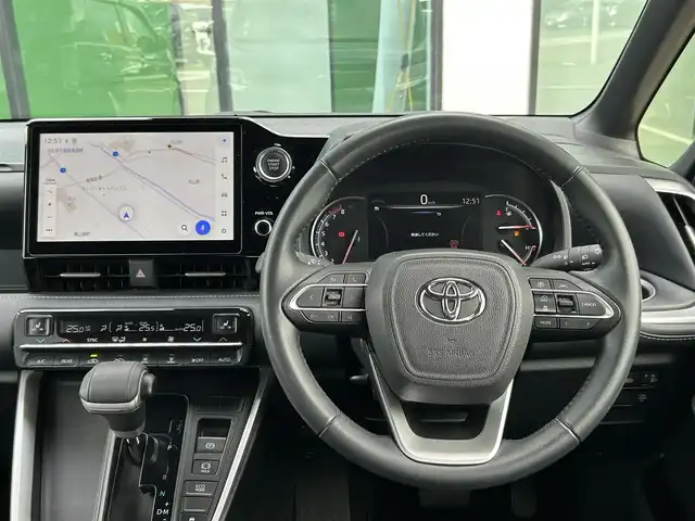 トヨタ ノア S－Z 大分県 2023(令5)年 2.3万km アティチュードブラックマイカ 純正ナビ/後席モニター/ユニバーサルステップ/バックカメラ/両側パワースライドドア/ＥＴＣ2.0/衝突軽減システム/レーンキープアシスト/クルーズコントロール/オートマチックハイビーム/シートヒーター/LEDヘッドライト/フォグランプ/革巻きステアリング/ステアリングスイッチ/純正フロアマット/ドアバイザー/スマートキー/プッシュスタート