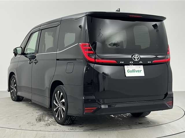 トヨタ ノア S－Z 熊本県 2023(令5)年 2.3万km アティチュードブラックマイカ 純正ナビ/後席モニター/ユニバーサルステップ/バックカメラ/両側パワースライドドア/ＥＴＣ2.0/衝突軽減システム/レーンキープアシスト/クルーズコントロール/オートマチックハイビーム/シートヒーター/LEDヘッドライト/フォグランプ/革巻きステアリング/ステアリングスイッチ/純正フロアマット/ドアバイザー/スマートキー/プッシュスタート