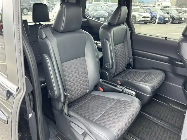 トヨタ ヴォクシー S－Z 奈良県 2022(令4)年 1.3万km アティチュードブラックマイカ ワンオーナー　/禁煙車 /１０．５型ナビ　/１２スピーカー　/フルセグＴＶ /ハーフレザーシート /シートヒーター /レーダークルーズコントロール /ビルトインETC /前後ドライブレコーダー /前後独立エアコン