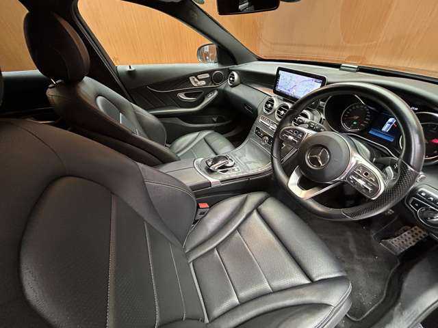 メルセデス・ベンツ Ｃ２２０ｄ ステーションワゴン アバンギャルドAMGライン 千葉県 2018(平30)年 3.7万km オブシディアンブラック ＡＣＣ　/黒革シート　/ナビ　/ＴＶ　/ＣａｒＰｌａｙ　/Ｂｌｕｅｔｏｏｔｈ接続　/Ｂカメラ　/シートヒーター　/電動リアゲート　/アクティブパーキング　/ＬＥＤライト　/衝突軽減Ｂ　/ＢＳＭ　/ＬＫＡ　/ＥＴＣ　/純正ドラレコ