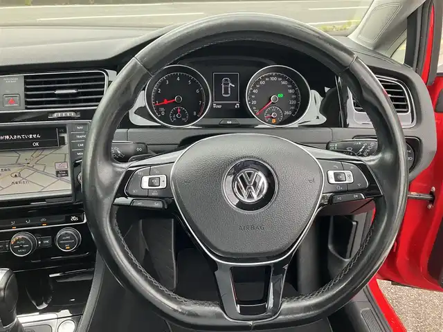 フォルクスワーゲン ゴルフ TSI ハイライン BMテクノ 広島県 2015(平27)年 9.2万km 赤 プリクラッシュブレーキシステム/レーンキープアシストシステム/アダブティブクルーズコントロール/純正ナビ/キセノンオートライト/バックカメラ/フルセグTV/パドルシフト/スマートエントリースタートシステム/ビルトインETC/新車保証書/取扱説明書
