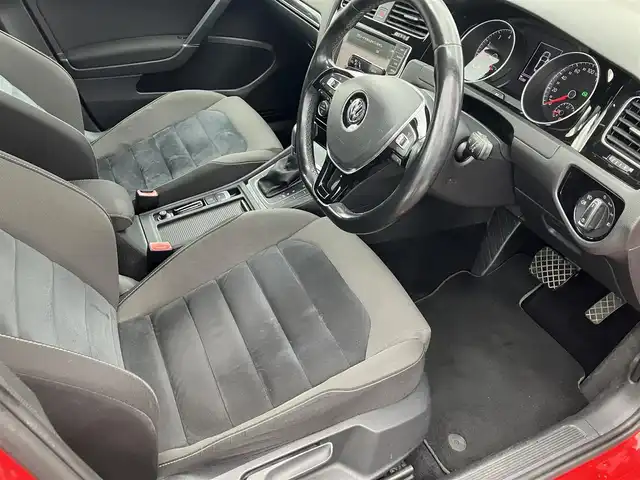 フォルクスワーゲン ゴルフ TSI ハイライン BMテクノ 広島県 2015(平27)年 9.2万km 赤 プリクラッシュブレーキシステム/レーンキープアシストシステム/アダブティブクルーズコントロール/純正ナビ/キセノンオートライト/バックカメラ/フルセグTV/パドルシフト/スマートエントリースタートシステム/ビルトインETC/新車保証書/取扱説明書