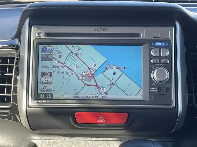 ホンダ Ｎ ＢＯＸ カスタム G Lパッケージ 長崎県 2012(平24)年 8.9万km ポリッシュドメタルメタリック (株)IDOMが運営する【じしゃロン長崎店】の自社ローン専用車両になりますこちらは現金またはオートローンご利用時の価格です。自社ローンご希望の方は別途その旨お申付け下さい/・純正ナビ（VXM-128VS）/・ワンセグTV/・バックカメラ/・片側パワースライドドア/・アイドリングストップ/・左右独立式リアセンターアームレスト/・プッシュスタート/・スマートキー/・スペアキー/・フロアマット/・ドアバイザー