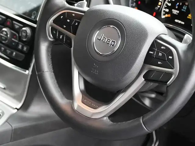 クライスラー・ジープ ジープ グランドチェロキー ラレード 静岡県 2019(令1)年 4.7万km ダイヤモンドブラッククリスタル UconnectナビフルセグTVBluetooth/バック/サイド/フロントカメラ/前席パワーシート/社外18インチアルミホイール/スペアタイヤあり/レインセンサー/ヒルアシスト/スマートキー/ETC