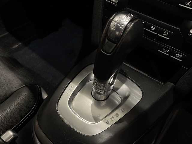 ポルシェ ９１１ カレラ4 新潟県 2009(平21)年 3.7万km カレラホワイト スポーツクロノパッケージ/イエローキャリパー/GT3RS仕様バンパー等/RECAROシート(ブラックレザー/アルカンターラ(D席)/黒革シート/シートヒーター/社外メモリナビ/(CD/DVD/Bluetooth/フルセグTV)/バックカメラ/ETC/ドライブレコーダー/パドルシフト/リモコンキー/保証書/取扱説明書