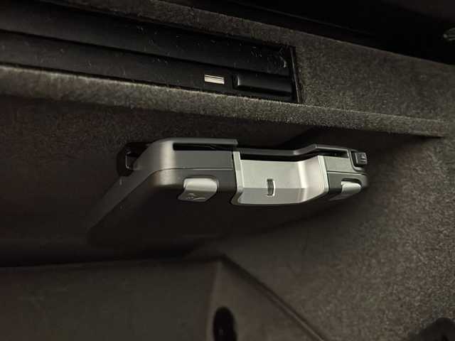 ポルシェ ９１１ カレラ4 新潟県 2009(平21)年 3.7万km カレラホワイト スポーツクロノパッケージ/イエローキャリパー/GT3RS仕様バンパー等/RECAROシート(ブラックレザー/アルカンターラ(D席)/黒革シート/シートヒーター/社外メモリナビ/(CD/DVD/Bluetooth/フルセグTV)/バックカメラ/ETC/ドライブレコーダー/パドルシフト/リモコンキー/保証書/取扱説明書