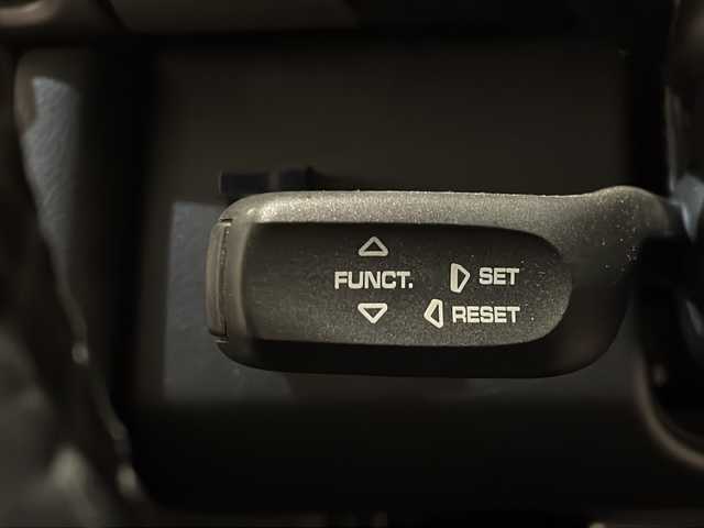 ポルシェ ９１１ カレラ4 新潟県 2009(平21)年 3.7万km カレラホワイト スポーツクロノパッケージ/イエローキャリパー/GT3RS仕様バンパー等/RECAROシート(ブラックレザー/アルカンターラ(D席)/黒革シート/シートヒーター/社外メモリナビ/(CD/DVD/Bluetooth/フルセグTV)/バックカメラ/ETC/ドライブレコーダー/パドルシフト/リモコンキー/保証書/取扱説明書