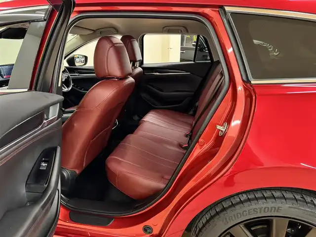 マツダ マツダ６ワゴン 20S ブラックトーンED 群馬県 2021(令3)年 2.2万km ソウルレッドクリスタルM スマートブレーキサポート/・レーダークルーズコントロール/・ブラインドスポットモニター/・レーンキープアシストシステム/・ドライバーアテンションアラート/・パーキングセンサー/・交通標識認識システム/BOSEサウンド/純正メーカーナビ/・フルセグTV/・BT/DVD/CD/SD/USB/・FM/AM/360°ビューモニター/ドライブレコーダー/ETC/レッドレザーシート/運転席パワーシート/前席シートヒーター/シートメモリー/革巻きステアリング/ステアリングスイッチ/パドルシフト/ステアリングヒーター/電子パーキング/ブレーキーオートホールド/LEDヘッドライト/オートライト/オートマチックハイビーム/純正19インチAw/純正フロアマット/ドアバイザー/ルーフレール/スマートキー/プッシュスタート/電動格納ウィンカーミラー/横滑り防止機能