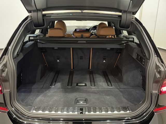 ＢＭＷ ３２０ｄ xDrive ツーリング Mスポーツ 新潟県 2020(令2)年 4万km サファイアブラックP オプション/ハイラインパッケージ/・ランバー・サポート/・ルーフ・レール/・ヴァーネスカ・レザー・シート/コンフォートパッケージ/・ HiFiスピーカー・システム/・ラゲージ・コンパートメント・パッケージ /・ストレージ・パッケージ/標準装備/純正ナビ（Bluetooth、ScreenMirroring、FM/AM）/AppleCarPlay/社外フルセグTVチューナー/アクティブ・クルーズ・コントロール/レーンキープアシスト/DSRC車載器/アンビエントライト/ワイヤレス・チャージング/アダプティブLEDヘッドライト/BMWライブ・コックピット/360度カメラ/ドライブレコーダー/レーダー探知機