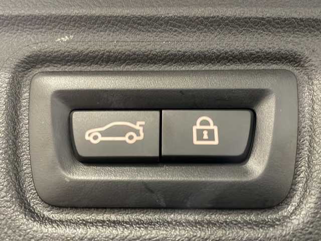 ＢＭＷ ３２０ｄ xDrive ツーリング Mスポーツ 新潟県 2020(令2)年 4万km サファイアブラックP オプション/ハイラインパッケージ/・ランバー・サポート/・ルーフ・レール/・ヴァーネスカ・レザー・シート/コンフォートパッケージ/・ HiFiスピーカー・システム/・ラゲージ・コンパートメント・パッケージ /・ストレージ・パッケージ/標準装備/純正ナビ（Bluetooth、ScreenMirroring、FM/AM）/AppleCarPlay/社外フルセグTVチューナー/アクティブ・クルーズ・コントロール/レーンキープアシスト/DSRC車載器/アンビエントライト/ワイヤレス・チャージング/アダプティブLEDヘッドライト/BMWライブ・コックピット/360度カメラ/ドライブレコーダー/レーダー探知機