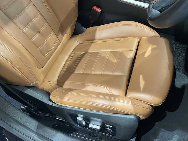 ＢＭＷ ３２０ｄ xDrive ツーリング Mスポーツ 新潟県 2020(令2)年 4万km サファイアブラックP オプション/ハイラインパッケージ/・ランバー・サポート/・ルーフ・レール/・ヴァーネスカ・レザー・シート/コンフォートパッケージ/・ HiFiスピーカー・システム/・ラゲージ・コンパートメント・パッケージ /・ストレージ・パッケージ/標準装備/純正ナビ（Bluetooth、ScreenMirroring、FM/AM）/AppleCarPlay/社外フルセグTVチューナー/アクティブ・クルーズ・コントロール/レーンキープアシスト/DSRC車載器/アンビエントライト/ワイヤレス・チャージング/アダプティブLEDヘッドライト/BMWライブ・コックピット/360度カメラ/ドライブレコーダー/レーダー探知機