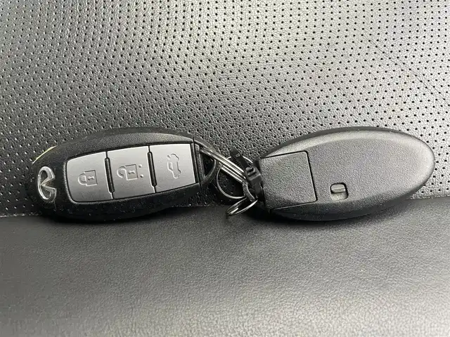 日産 スカイライン 200GT－t タイプP 栃木県 2014(平26)年 9.3万km ダークメタルグレー (株)IDOMが運営する【じしゃロン宇都宮店】の自社ローン専用車両になります。こちらは現金またはオートローンご利用時の価格です。自社ローンご希望の方は別途その旨お申付け下さい/純正ナビ/CD/DVD/TV/BT/HDD/全方位カメラ/ETC/衝突軽減システム/追従クルーズコントロール/オートライト/LEDヘッドライト/LEDフォグランプ/スマートキー/前席パワーシート/前席シートヒーター/BLITZ車高調/純正マット/純正アルミホイール