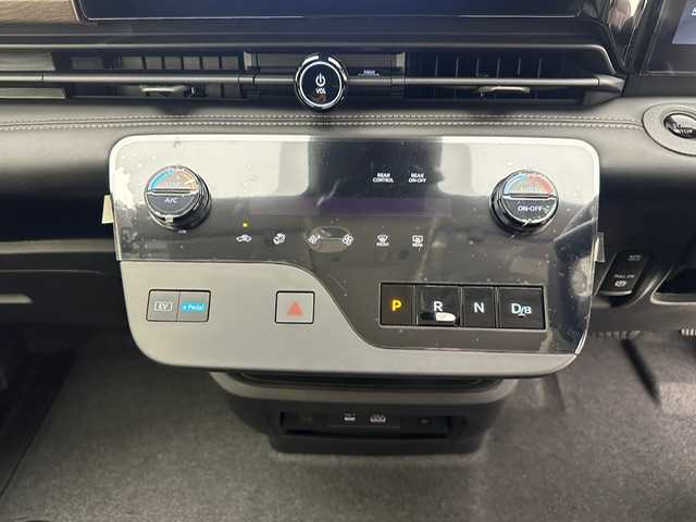 日産 セレナ e－パワー ハイウェイスター V 兵庫県 2025(令7)年 0.1千km プリズムホワイト 純正メモリナビ(Bluetooth/USB/HDMI/フルセグTV）/バックカメラ/アラウンドビューモニター/プロパイロット/前後コーナーセンサー/純正前後ドライブレコーダー/ステアリングスイッチ/両側パワースライドドア/デジタルインナーミラー/フォグランプ/LEDヘッドライト/オートハイビーム/オートライト/置くだけ充電/ブラインドスポットモニター/スマートキー/スペアキー