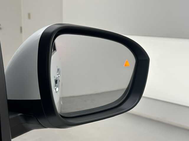 日産 セレナ e－パワー ハイウェイスター V 兵庫県 2025(令7)年 0.1千km プリズムホワイト 純正メモリナビ(Bluetooth/USB/HDMI/フルセグTV）/バックカメラ/アラウンドビューモニター/プロパイロット/前後コーナーセンサー/純正前後ドライブレコーダー/ステアリングスイッチ/両側パワースライドドア/デジタルインナーミラー/フォグランプ/LEDヘッドライト/オートハイビーム/オートライト/置くだけ充電/ブラインドスポットモニター/スマートキー/スペアキー