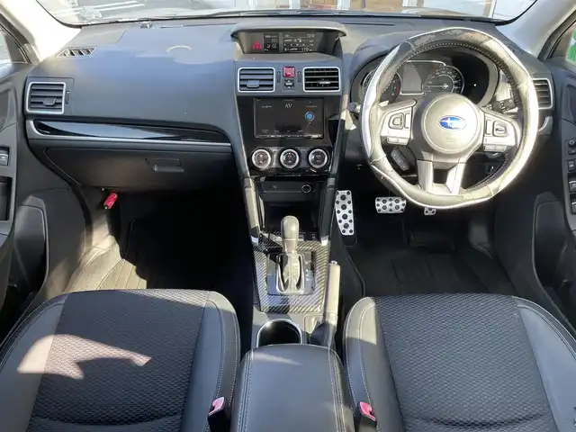 スバル フォレスター S－リミテッド 兵庫県 2016(平28)年 8.7万km クリスタルブラックシリカ 純正ディーラーOPダイアトーンサウンドナビ/フルセグTV/CD/DVD/Bluetoothオーディオ/バックカメラ/ETC/ステアリングリモコン/クルーズコントロール（追従）/パドルシフト/パワーシート/シートヒーター/アイサイト/Xモード/ハーフレザーシート/純正フロアマット/純正アルミホイール/4WD