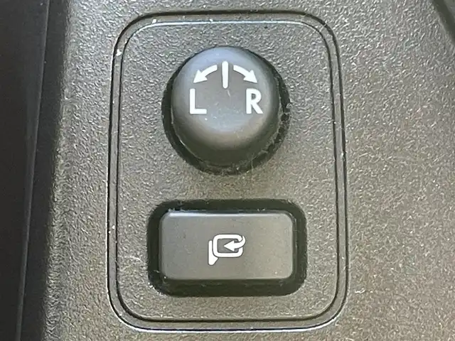 スバル フォレスター S－リミテッド 兵庫県 2016(平28)年 8.7万km クリスタルブラックシリカ 純正ディーラーOPダイアトーンサウンドナビ/フルセグTV/CD/DVD/Bluetoothオーディオ/バックカメラ/ETC/ステアリングリモコン/クルーズコントロール（追従）/パドルシフト/パワーシート/シートヒーター/アイサイト/Xモード/ハーフレザーシート/純正フロアマット/純正アルミホイール/4WD