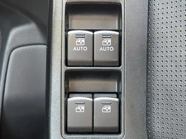 スバル フォレスター S－リミテッド 兵庫県 2016(平28)年 8.7万km クリスタルブラックシリカ 純正ディーラーOPダイアトーンサウンドナビ/フルセグTV/CD/DVD/Bluetoothオーディオ/バックカメラ/ETC/ステアリングリモコン/クルーズコントロール（追従）/パドルシフト/パワーシート/シートヒーター/アイサイト/Xモード/ハーフレザーシート/純正フロアマット/純正アルミホイール/4WD