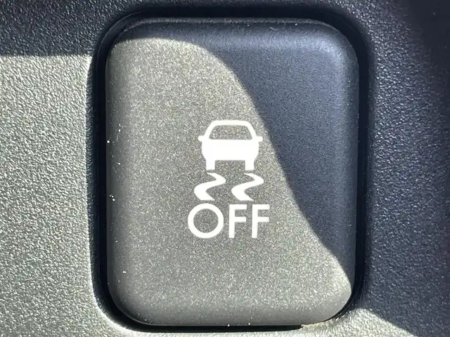 スバル フォレスター S－リミテッド 兵庫県 2016(平28)年 8.7万km クリスタルブラックシリカ 純正ディーラーOPダイアトーンサウンドナビ/フルセグTV/CD/DVD/Bluetoothオーディオ/バックカメラ/ETC/ステアリングリモコン/クルーズコントロール（追従）/パドルシフト/パワーシート/シートヒーター/アイサイト/Xモード/ハーフレザーシート/純正フロアマット/純正アルミホイール/4WD